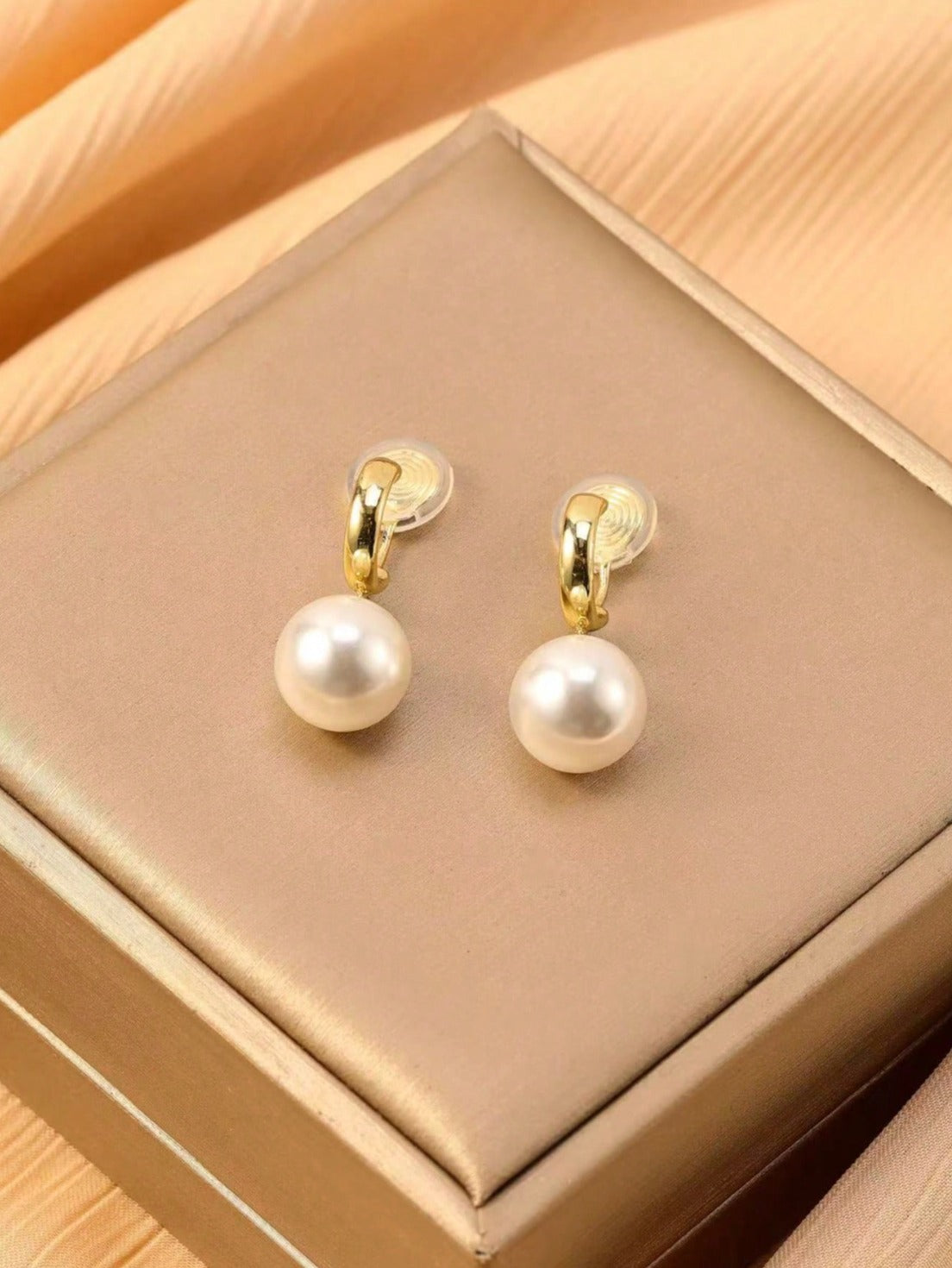 Różowy Październik | Perłowe klipsy (1+1 GRATIS)