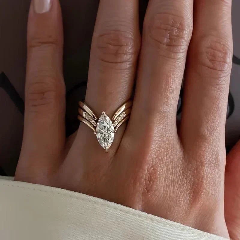 Różowy Październik | Elegancki pierścionek kropla